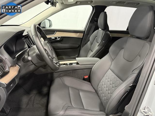 Photo of 2025 Vapour Grey Metallic Volvo XC90