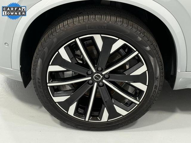 Photo of 2025 Vapour Grey Metallic Volvo XC90