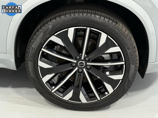 Photo of 2025 Vapour Grey Metallic Volvo XC90