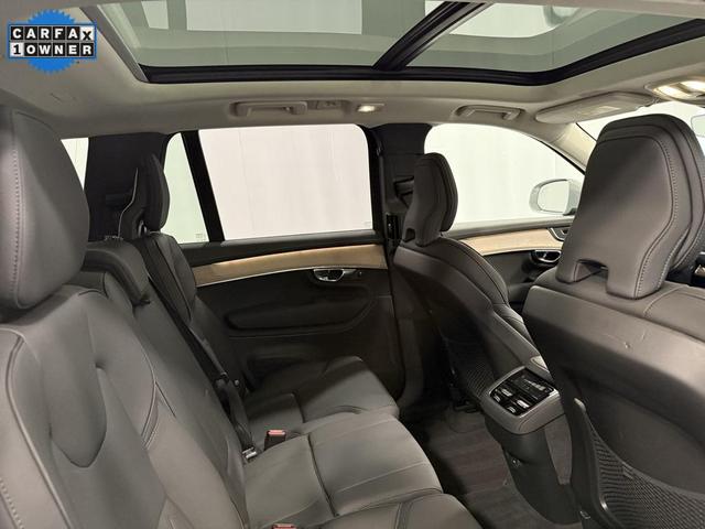 Photo of 2025 Vapour Grey Metallic Volvo XC90