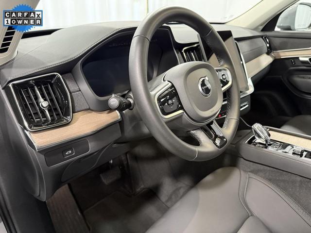 Photo of 2025 Vapour Grey Metallic Volvo XC90