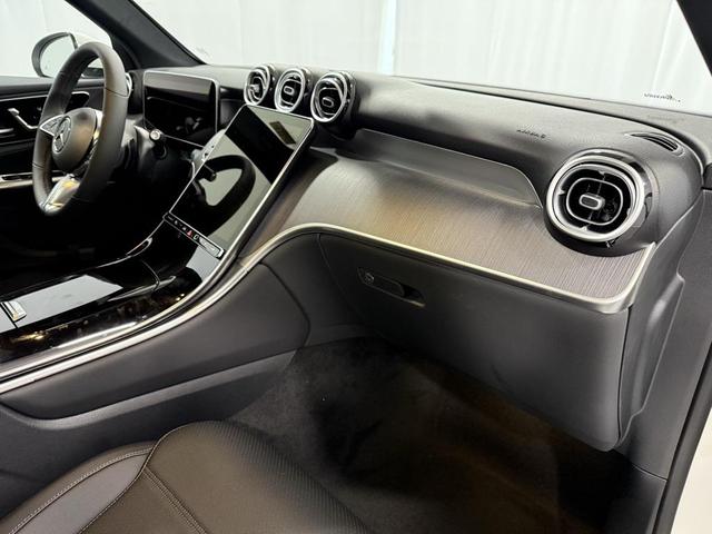 Photo of 2026 Polar White Mercedes-Benz GLC 300