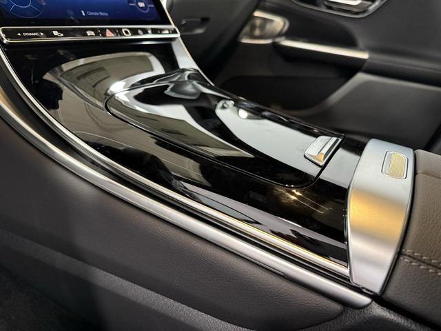 Photo of 2026 Polar White Mercedes-Benz GLC 300