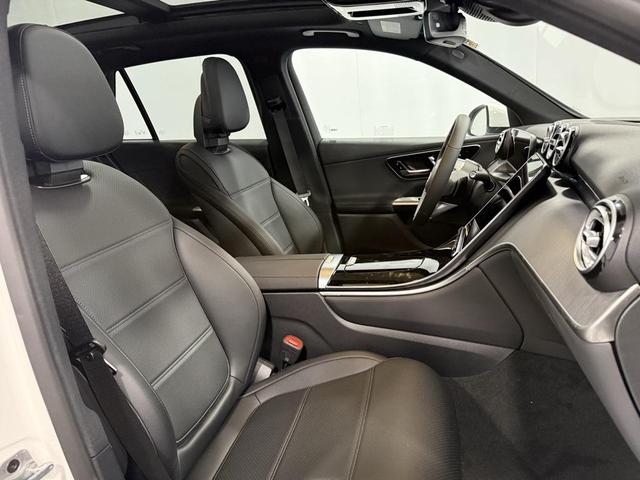 Photo of 2026 Polar White Mercedes-Benz GLC 300