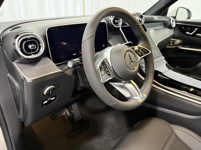 Photo of 2026 Polar White Mercedes-Benz GLC 300
