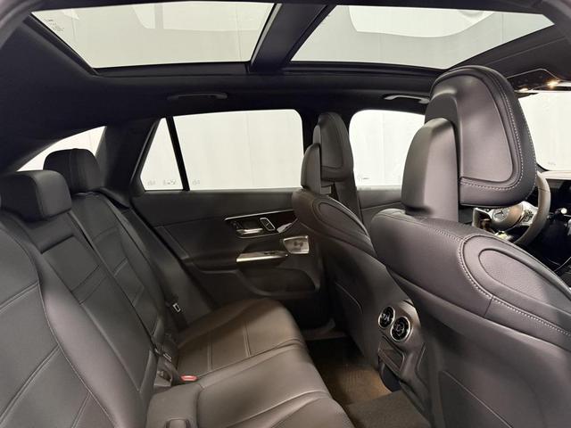 Photo of 2026 Polar White Mercedes-Benz GLC 300