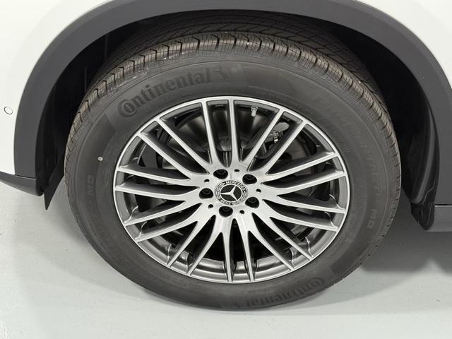 Photo of 2026 Polar White Mercedes-Benz GLC 300