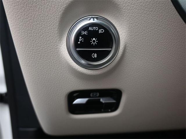 Photo of 2024 Polar White Mercedes-Benz C-Class