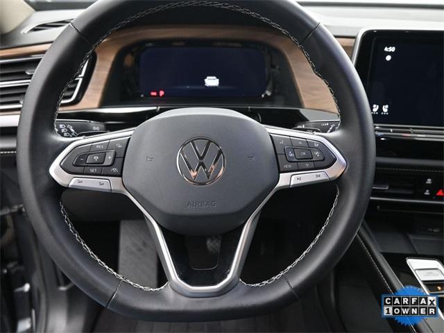 Photo of 2024 Platinum Gray Metallic Volkswagen Atlas