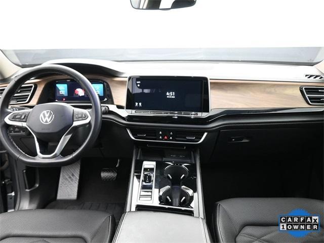 Photo of 2024 Platinum Gray Metallic Volkswagen Atlas