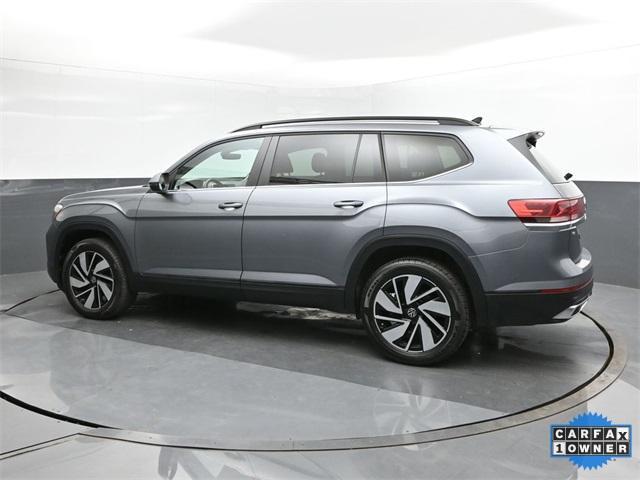 Photo of 2024 Platinum Gray Metallic Volkswagen Atlas