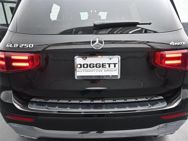 Photo of 2024 Black Mercedes-Benz GLB 250