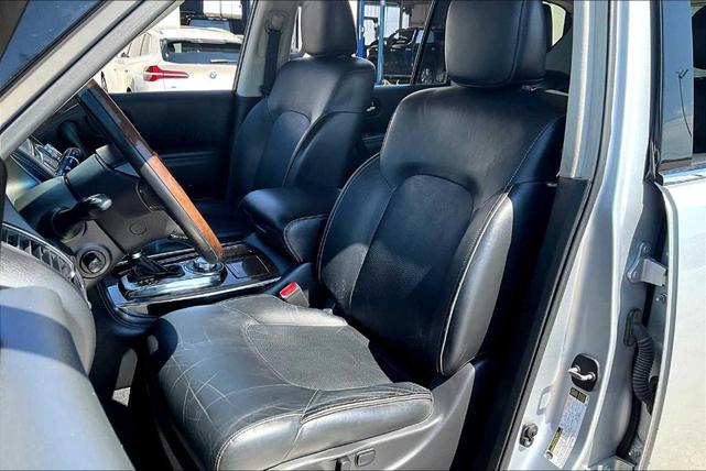 Photo of 2016 Liquid Platinum INFINITI QX80