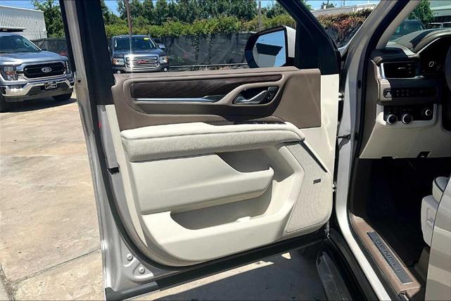 Photo of 2022 Beige Pearl Metallic GMC Yukon XL