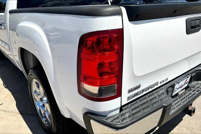 Photo of 2011 Summit White GMC Sierra 1500
