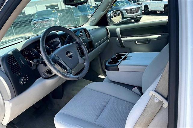 Photo of 2011 Summit White GMC Sierra 1500