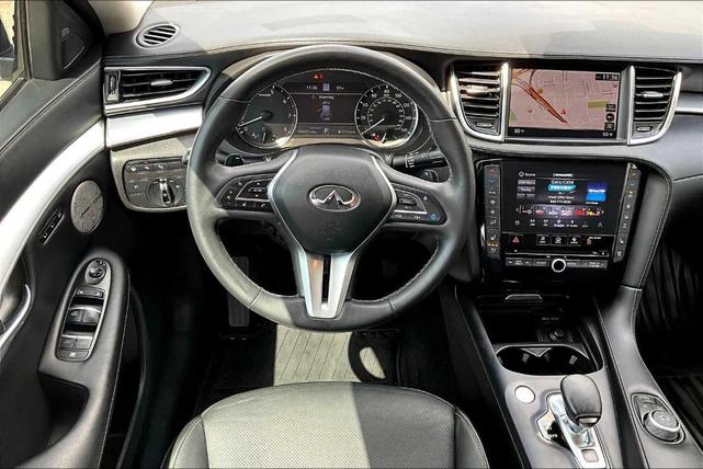 Photo of 2020 Majestic White INFINITI QX50