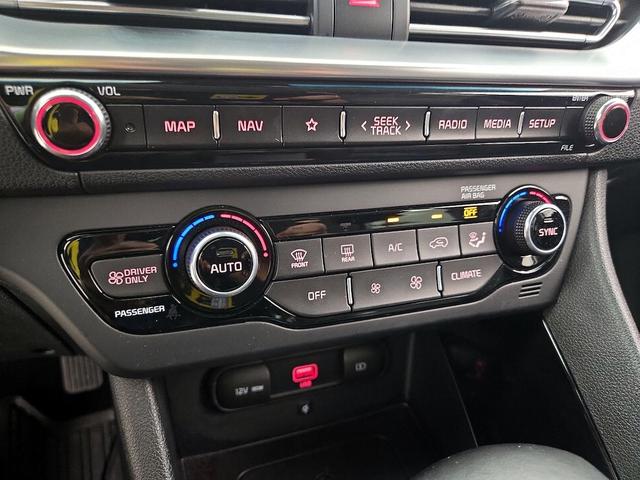 Photo of 2020 White Kia Niro Plug-In Hybrid