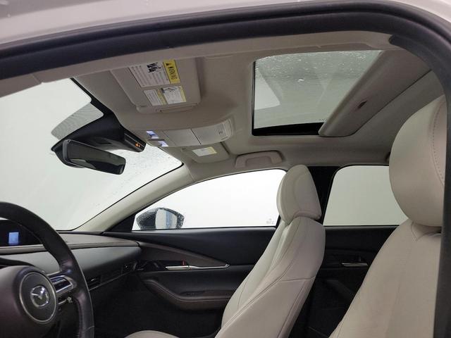 Photo of 2022 White Mazda CX-30