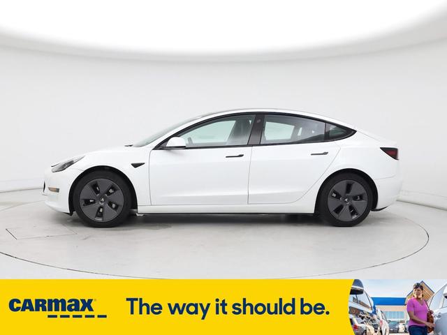 Photo of 2021 White Tesla Model 3