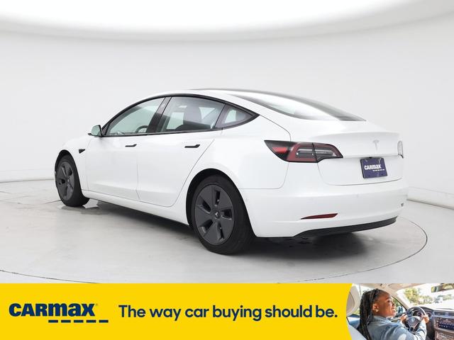 Photo of 2021 White Tesla Model 3