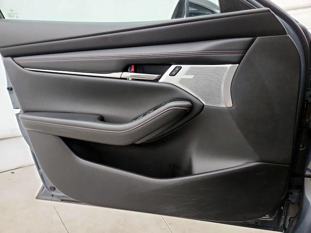 Photo of 2023 Gray Mazda Mazda3
