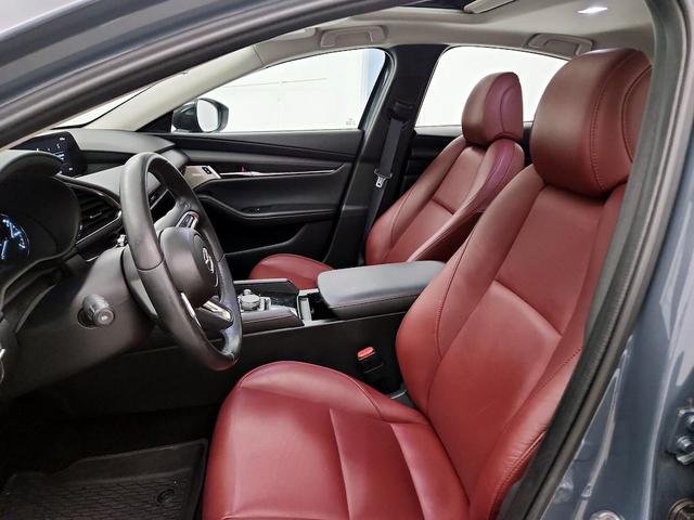 Photo of 2023 Gray Mazda Mazda3