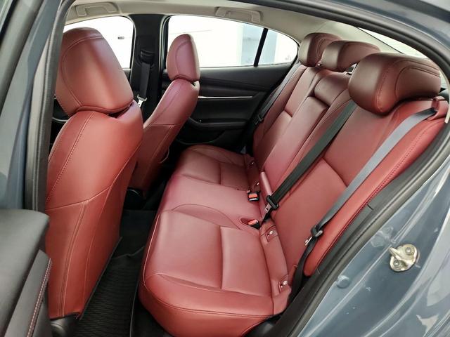 Photo of 2023 Gray Mazda Mazda3