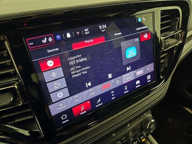 Photo of 2022 Black Dodge Durango