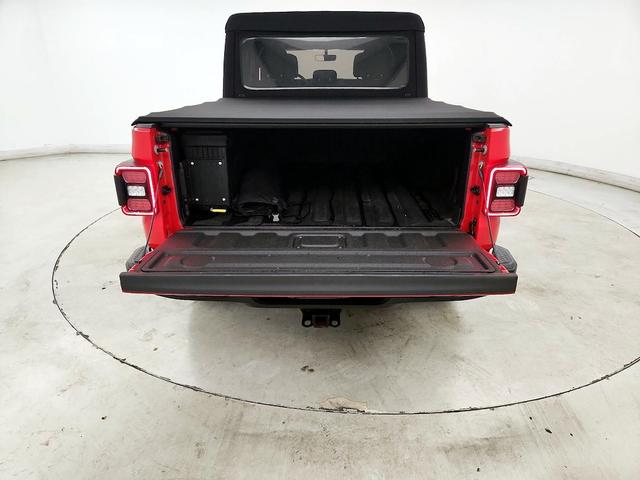 Photo of 2020 Red Jeep Gladiator