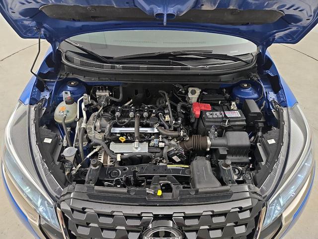 Photo of 2024 Blue Nissan Kicks