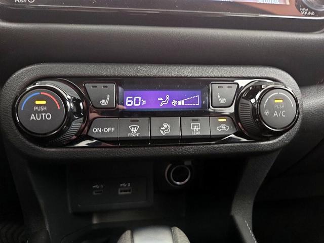 Photo of 2024 Blue Nissan Kicks