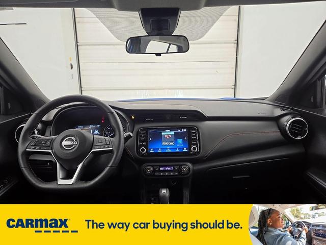 Photo of 2024 Blue Nissan Kicks