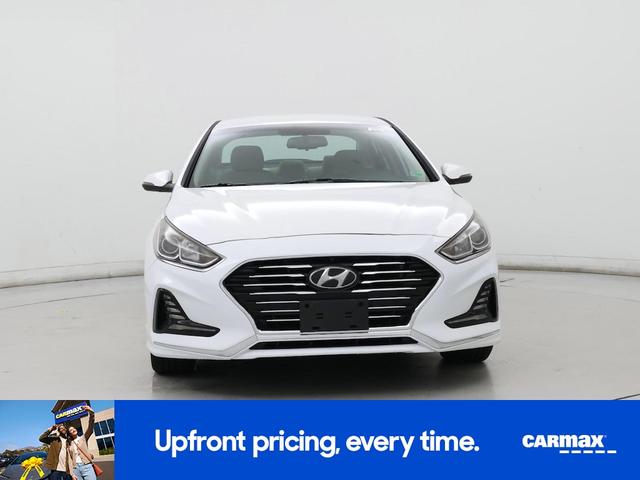 Photo of 2018 White Hyundai SONATA