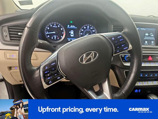 Photo of 2018 White Hyundai SONATA