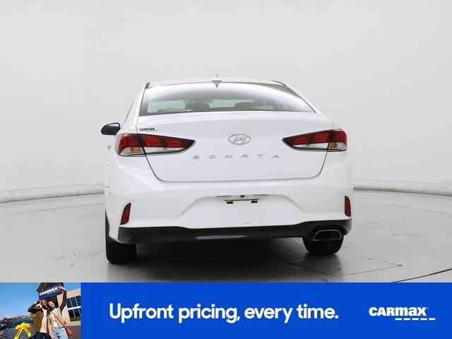 Photo of 2018 White Hyundai SONATA
