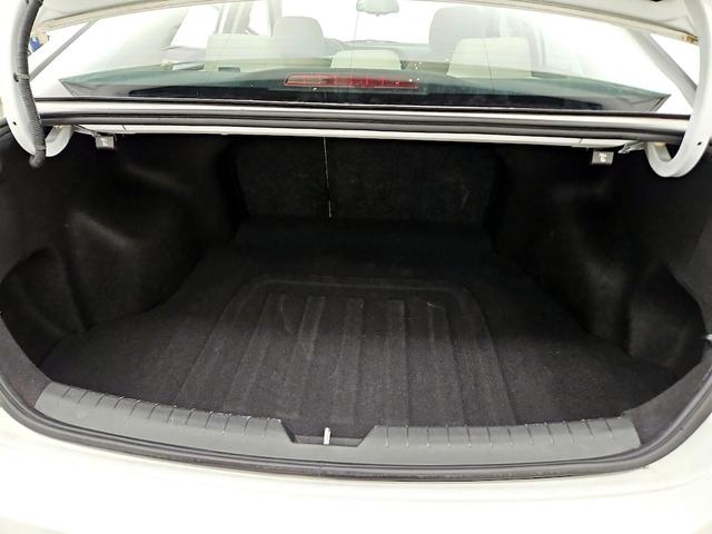 Photo of 2018 White Hyundai SONATA