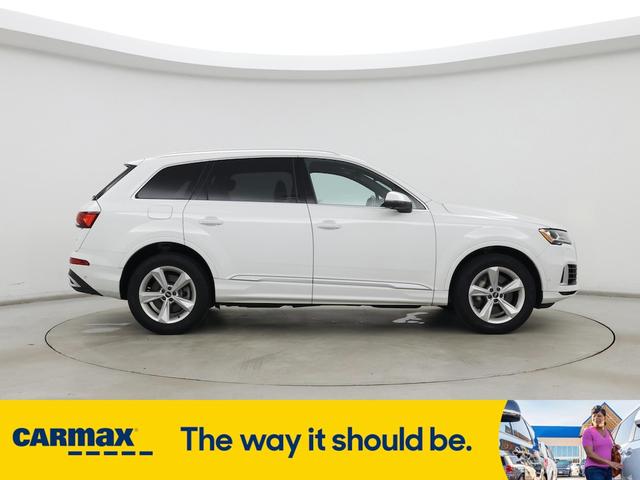 Photo of 2021 White Audi Q7