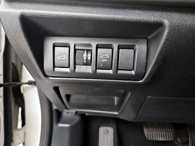 Photo of 2020 White Subaru Outback
