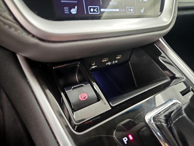 Photo of 2020 White Subaru Outback
