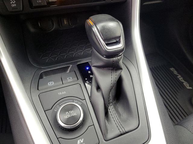 Photo of 2020 Gray Toyota RAV4 Hybrid