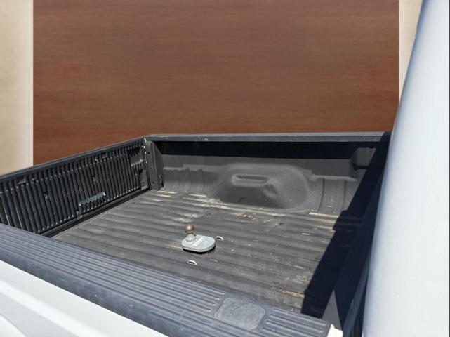 Photo of 2015 Oxford White Ford F-250