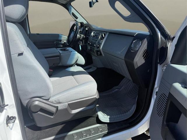 Photo of 2015 Oxford White Ford F-250