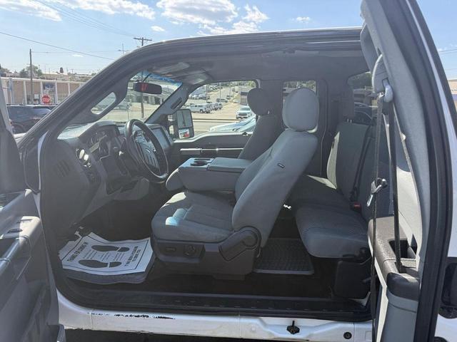 Photo of 2015 Oxford White Ford F-250