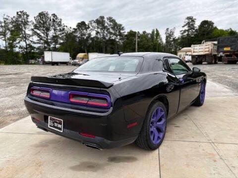 Photo of 2015 Black Dodge Challenger