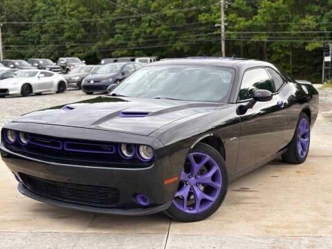Photo of 2015 Black Dodge Challenger