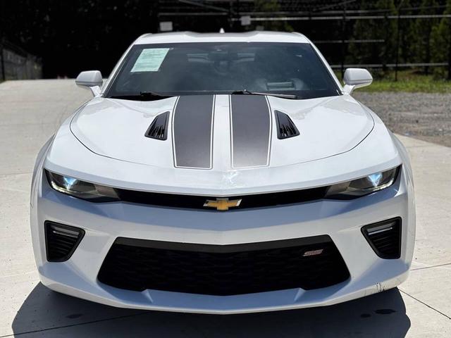 Photo of 2017 Summit White Chevrolet Camaro
