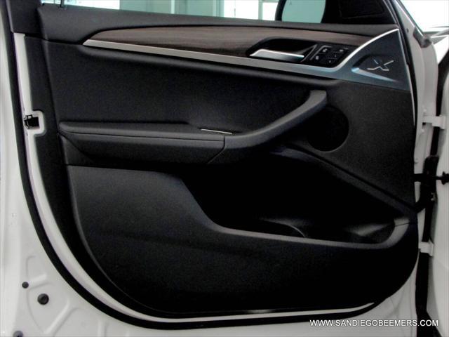 Photo of 2021 Mineral White Metallic BMW X3