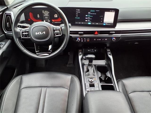 Photo of 2024 Ebony Black Kia Sorento