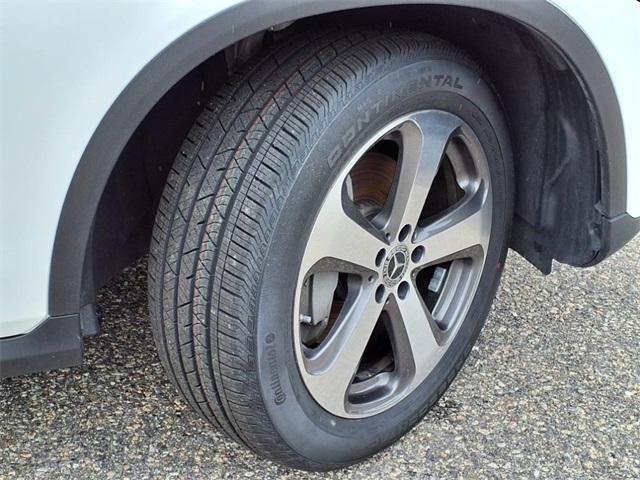 Photo of 2022 White Mercedes-Benz GLC 300